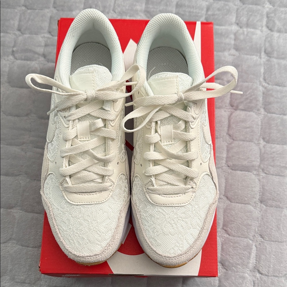 Nike Women's Air Max SC, size 8